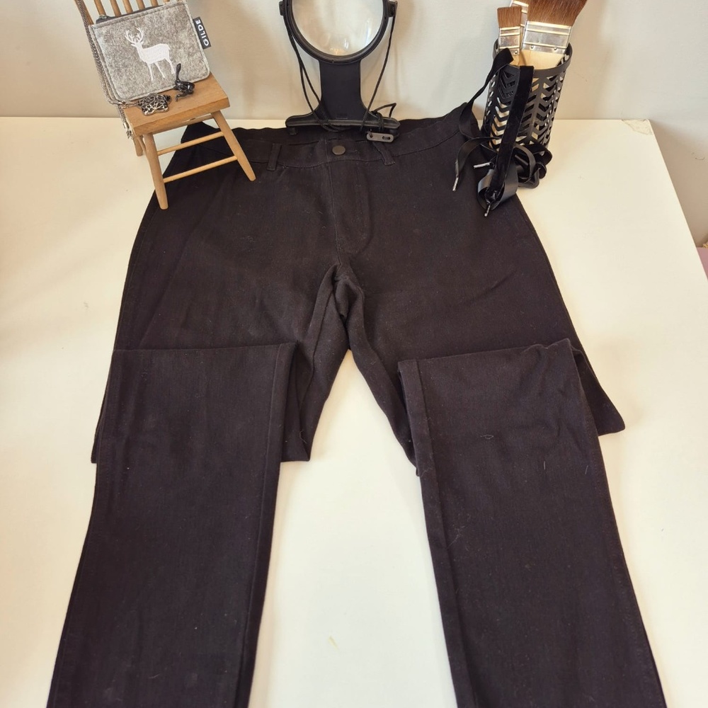 Uniqlo Black Plants